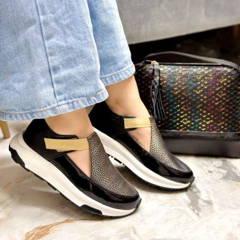 Tenis Negro x Dorado (T452)