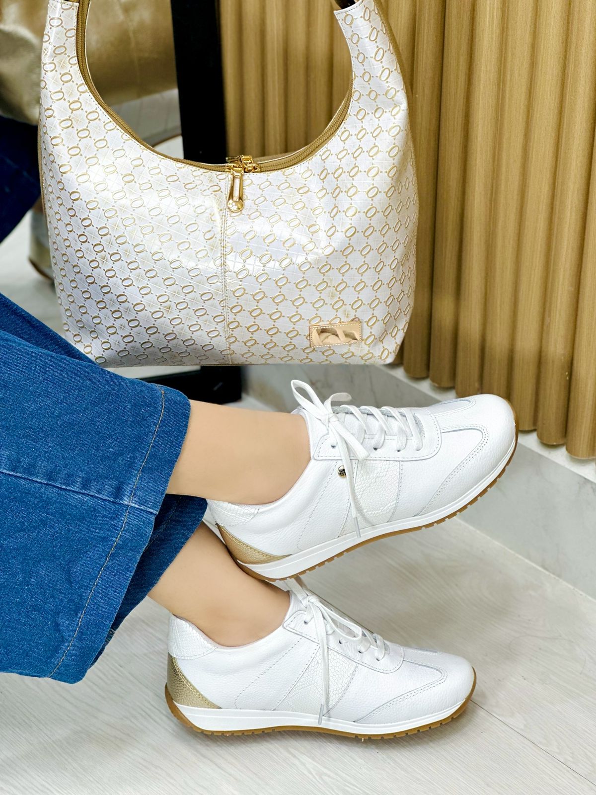 Tenis Blanco x Oro (723 Zuri)