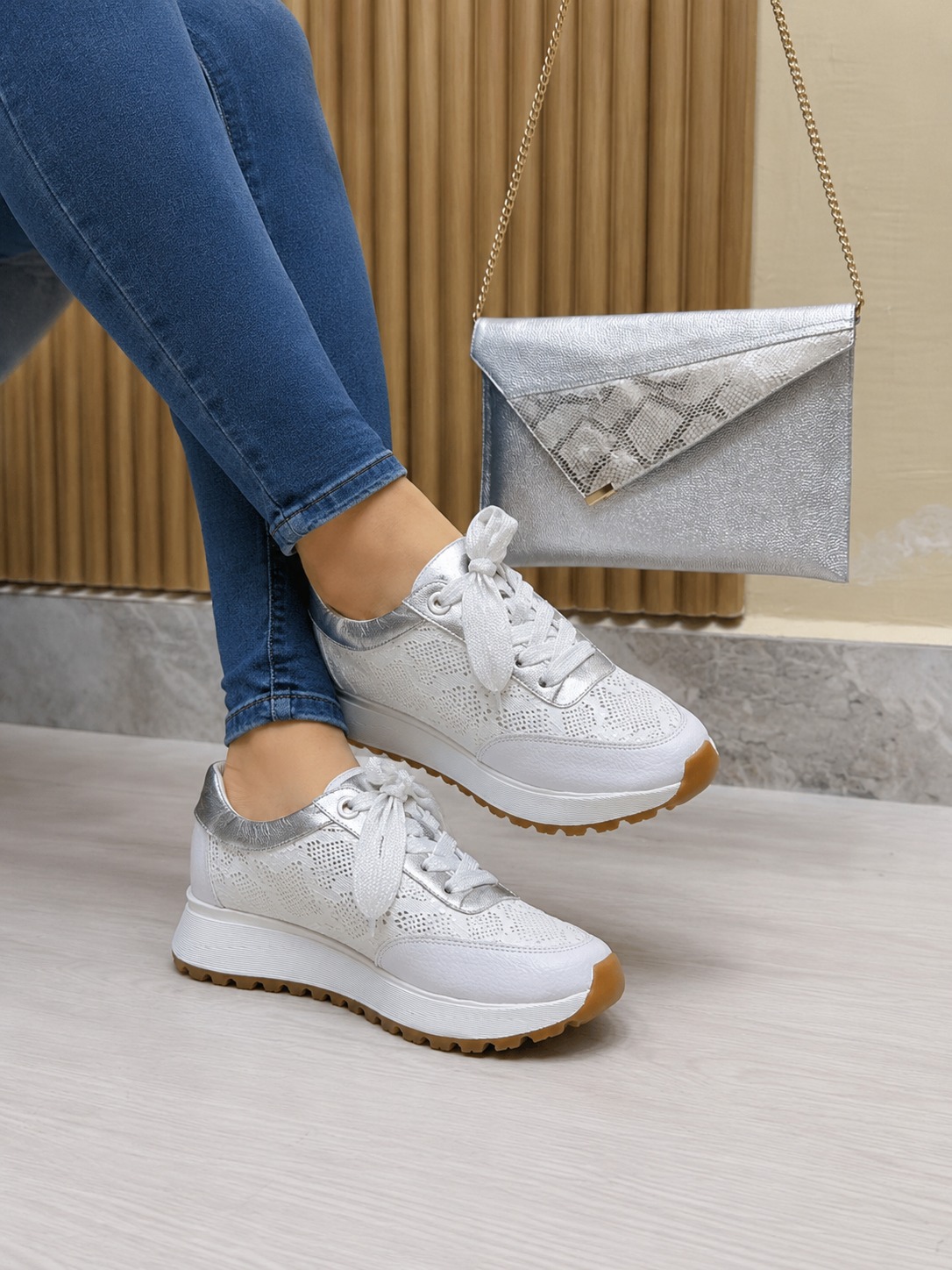 Tenis Blanco x Plata (T2103)