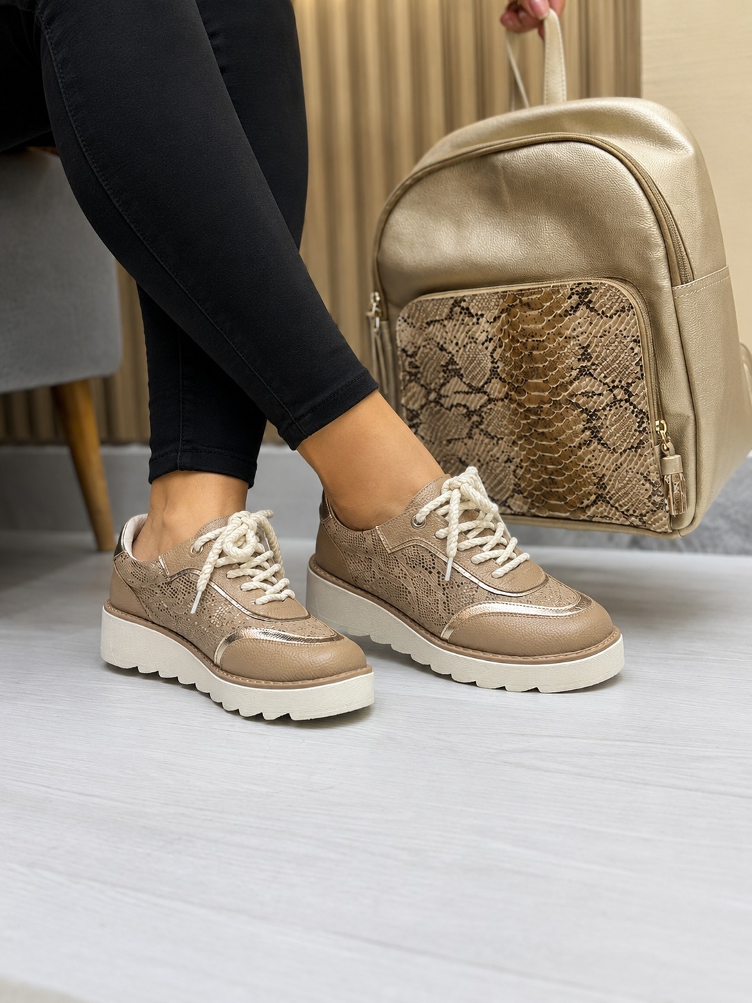 Tenis Capuchino x Oro Sayen (010)