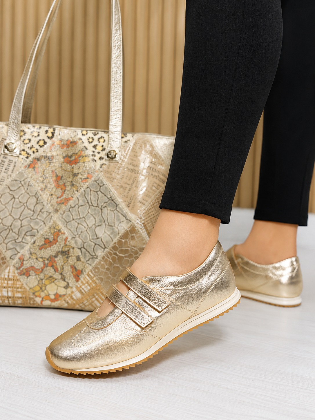 Tenis Dorado Tiras (T045)