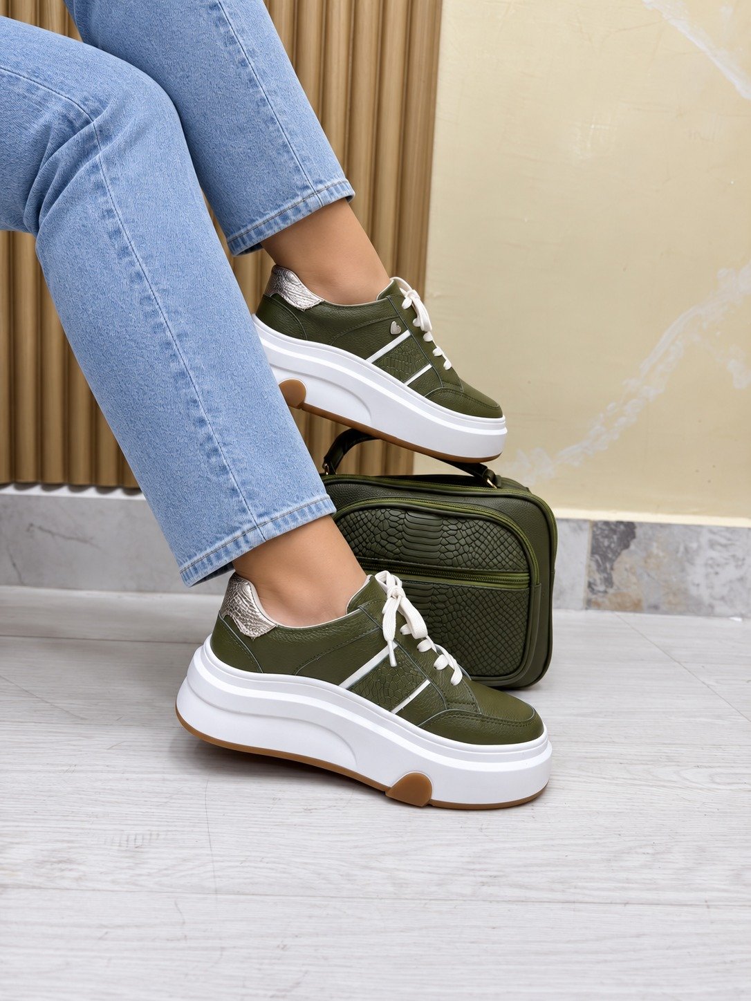 Tenis Verde y Avellana (724)